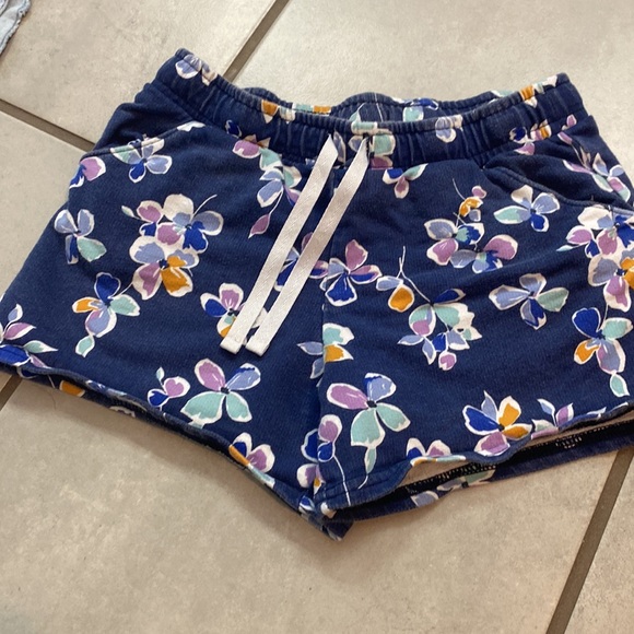 Bundle of 3 pairs of girls shorts size 8 - Picture 2 of 7